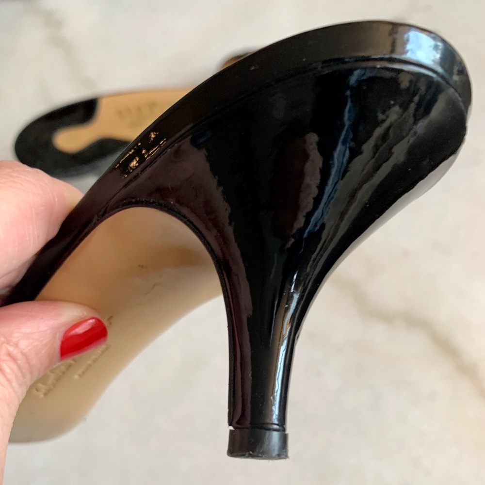 Ferragamo Black Patent Leather Vara Kitten Heels 8 - Picture 7 of 7